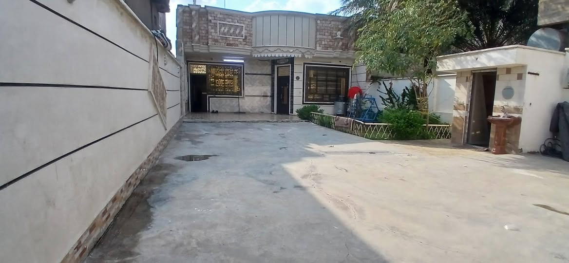 سلام عليكم بيت ابستان سامي علا شارع العام مساحة ٥٠٠ متر بنيان حديث 
قرب مطعم اوراس ***********
