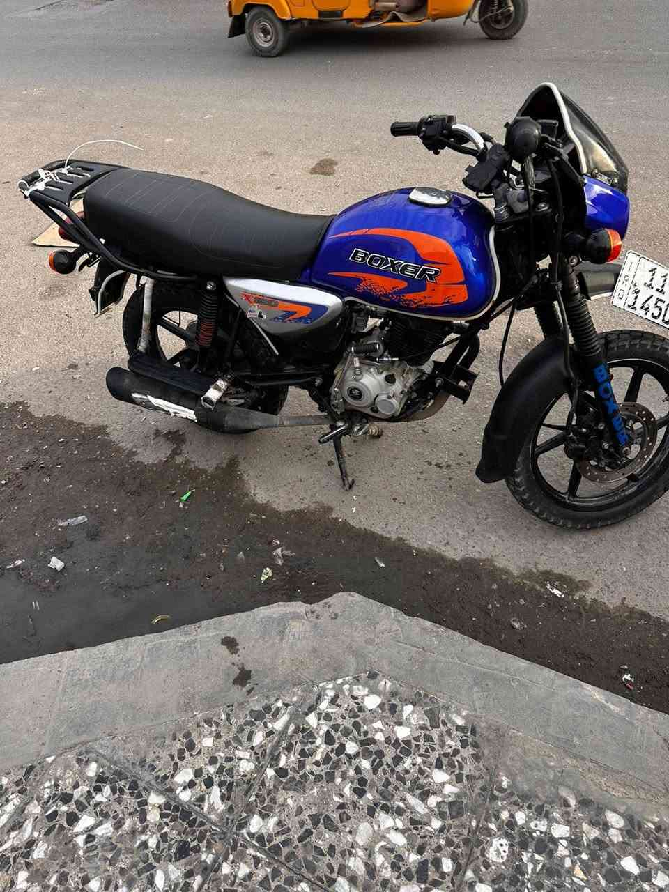 السلام عليكم
بوكسر 2023
مرقم شرط التحوين 
مبدل بيها زنجيل شركه 
العنوان كمساره 
رقم ***********
بمليونين وربع وبيها مجال
