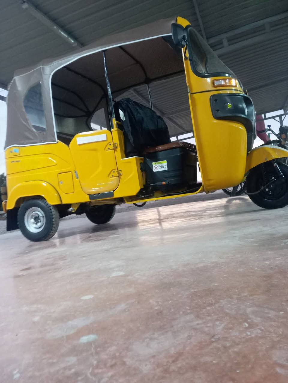 سلام عليكم تكتك للبيع موديل 2022شهر 5,رقم واسط كفاله تخم تاير جبلي تكتك حلوه للاستفسار ***********مكاني نعمانيه
