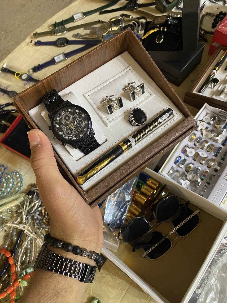 من رخصت الادمن المحترم
السلام عليكم بضاعه جديده الأسعار داخل الصور


**إذا كنت صاحب هذا الإعلان وتريد حذفه لأي سبب، رجاءا أرسل رسالة إلى الدعم الفني**