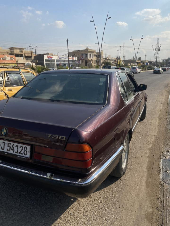 بي ام حجم ٧٣٠ بسمي كيرتوماتيك دبل ايرباك دبل جكمجة مكفول من الكص والضربة مصبوغ عام بدون معجون كير ومحرك شرط سعرها ٥٢ وترايك للكويت *********** - ***********
