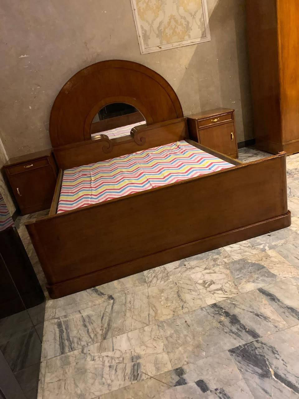 غرفه ستة ملحقها داخلي صاج ثقيلة جداً نضيفة سعرها 450  الضهر جرجوبة داخل وخارج صاج
العنوان بغداد للاستفسار الاتصال على الرقم فقط

***********
