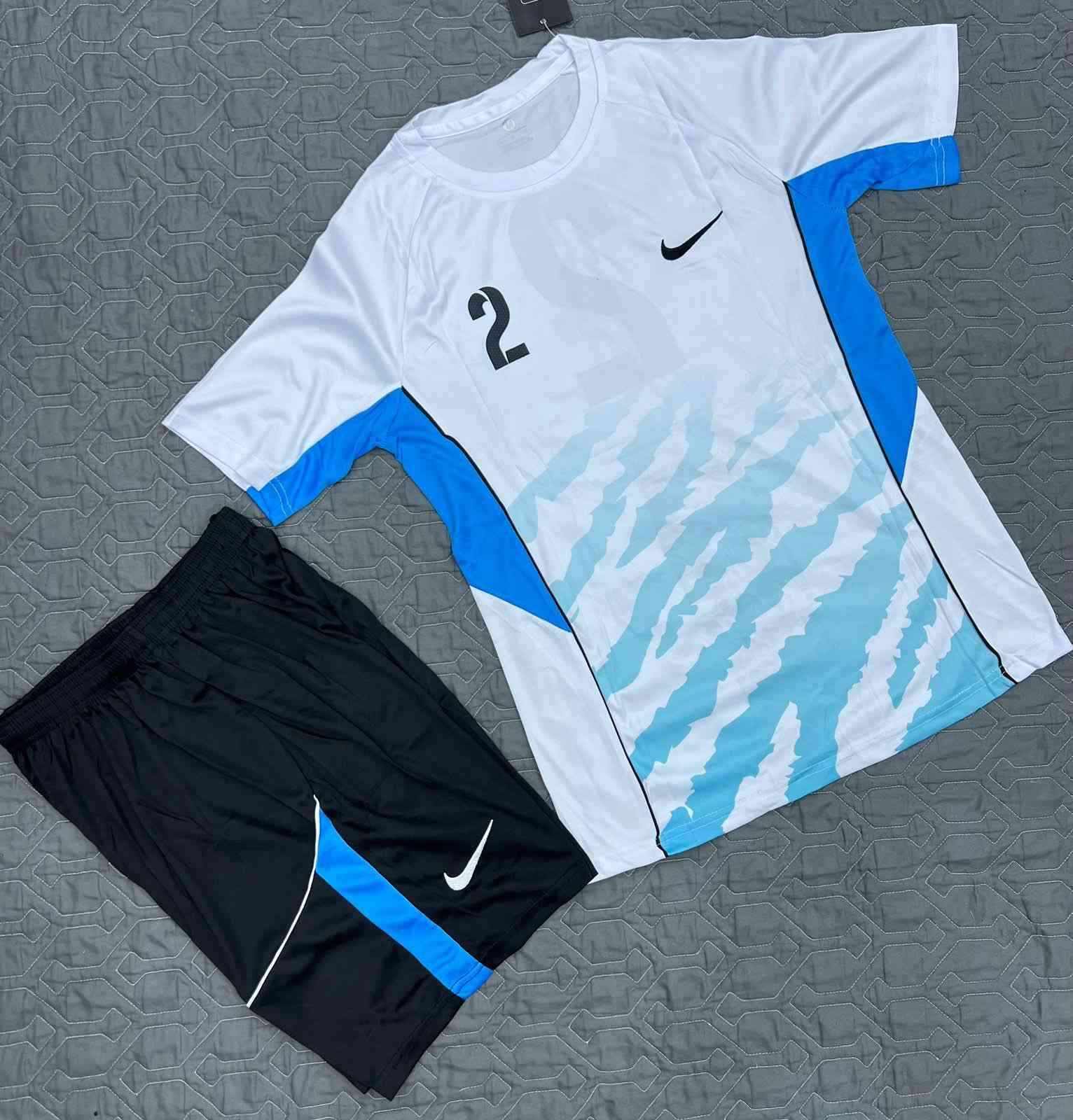 دريس وشورت درجة اولى 
مرقم صدر وظهر وشورت 

سعر الدرزن 65 الف فقط 

قالب جبير راهي 
قياسات m,l,xl,xxl  

توصيل 5 لكل العراق


**إذا كنت صاحب هذا الإعلان وتريد حذفه لأي سبب، رجاءا أرسل رسالة إلى الدعم الفني**