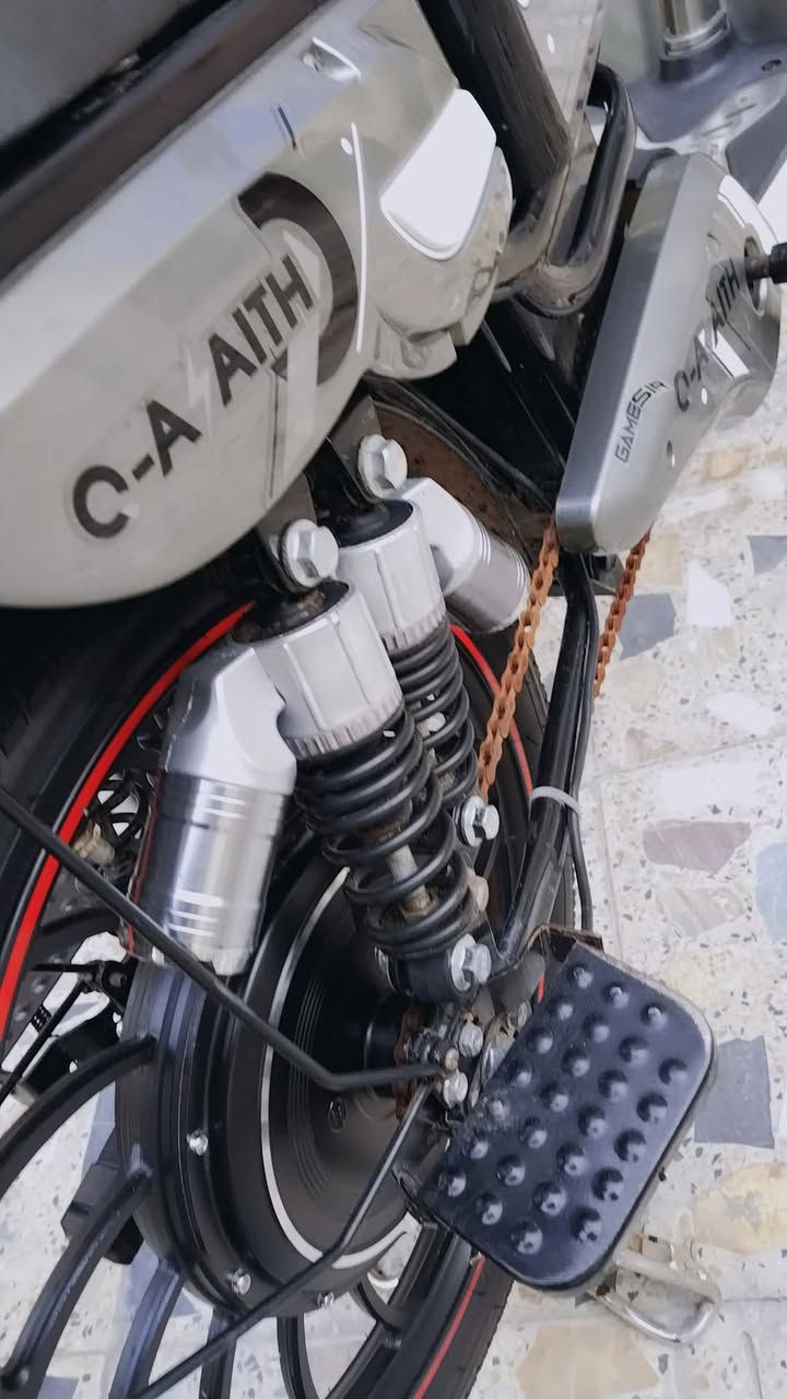 السلام عليكم دراجة شحن البيع حجم ٢٠ وسماعه بلوتوث وبصمة تمشي  ٦٠ كيلو السرعه ٩٩ لايت زنون موديل ٢٠٢٤  قفل تاير خلفي بيهة
والسعر ٣٠٠
الموقع بغداد الشعب 
اي استفسارات موجود مازنجر 🛵✅


**إذا كنت صاحب هذا الإعلان وتريد حذفه لأي سبب، رجاءا أرسل رسالة إلى الدعم الفني**