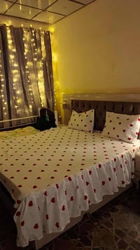 السعر 200 قفل    تنباع كل قطعه وحد   اي استفسار وتساب  07846996565