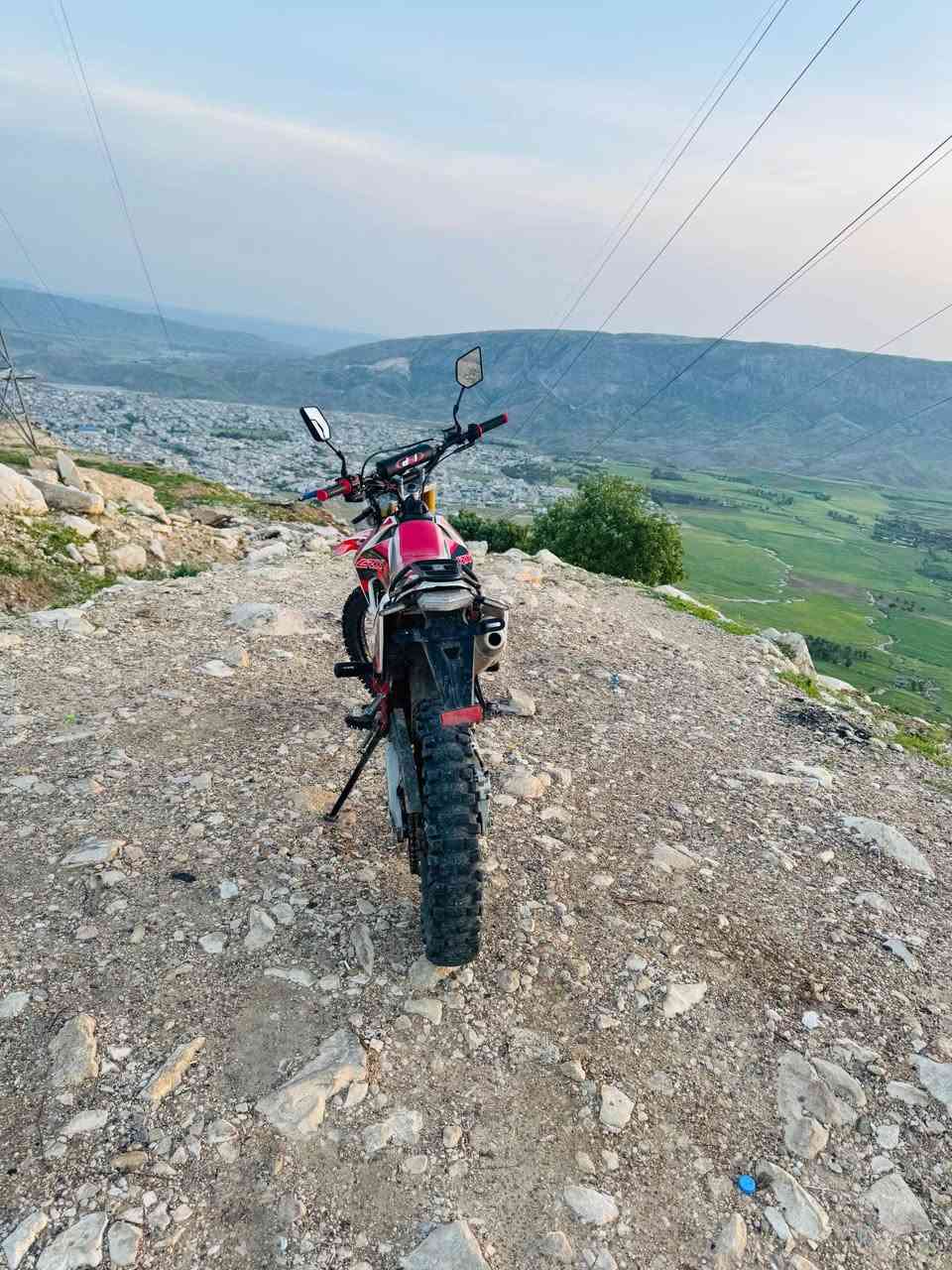 ئه ماتؤره بؤ فروشتن CRX2023.به پاكى ماوه ته وه ده ستى يه كه ٩٠٠٠كيلؤ مه تر روشتوه تايه كانى تازه يه ٢٥٠ مه سروفى نيه ره قه م(***********) سعر ٧٠٠$ دؤلار كه مى ماعمه له دار بنديهكان, السليمانية

