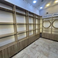 ديكور للبيع خشب الأصلي نوع الثكيل مو الخفيف  الفاترينة متر عرض والارتف...