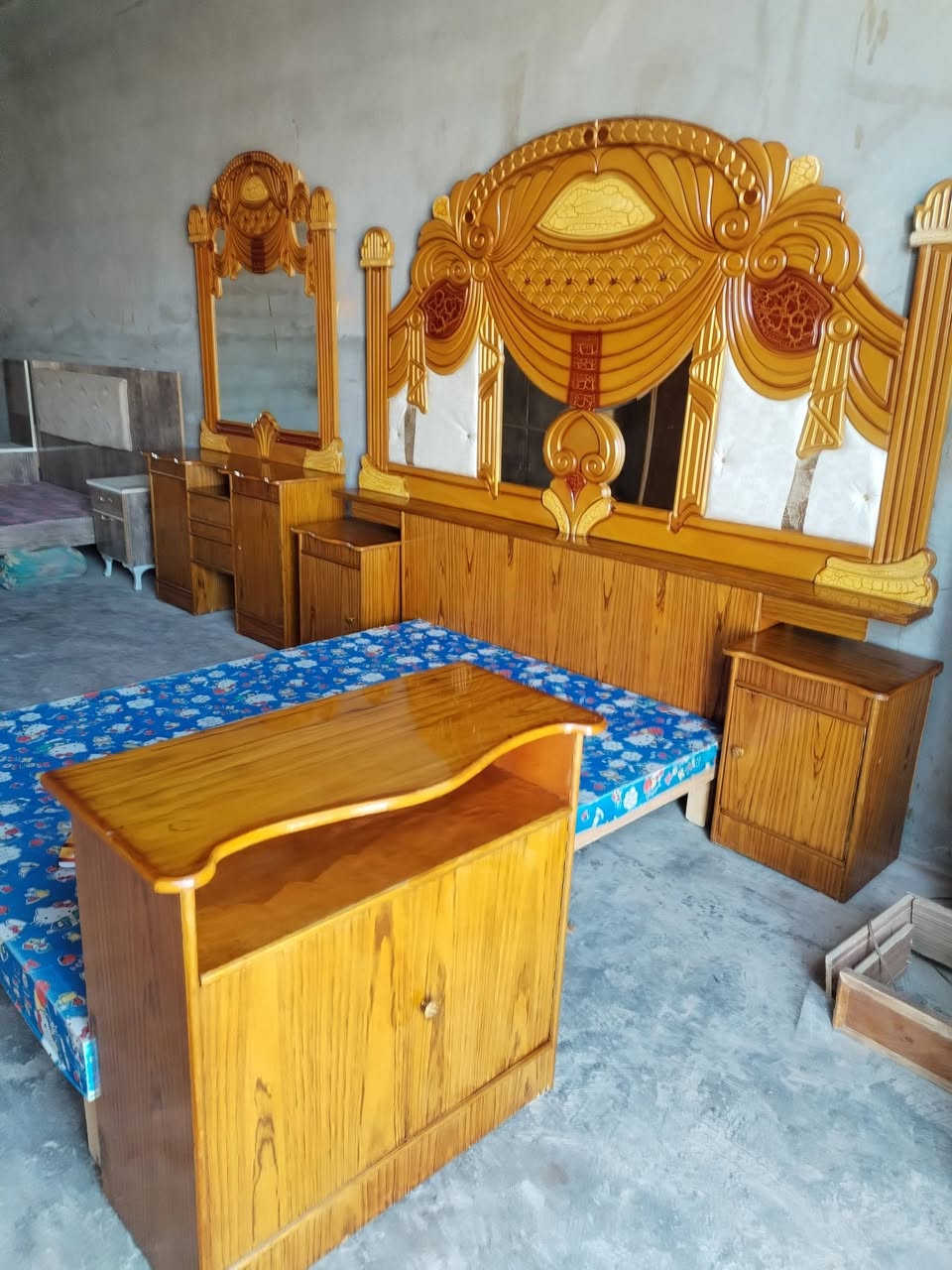 غرفه صاج 6باب شغل الموصل اخو الجديد سعر 600 وشراي اتصل ب ***********
