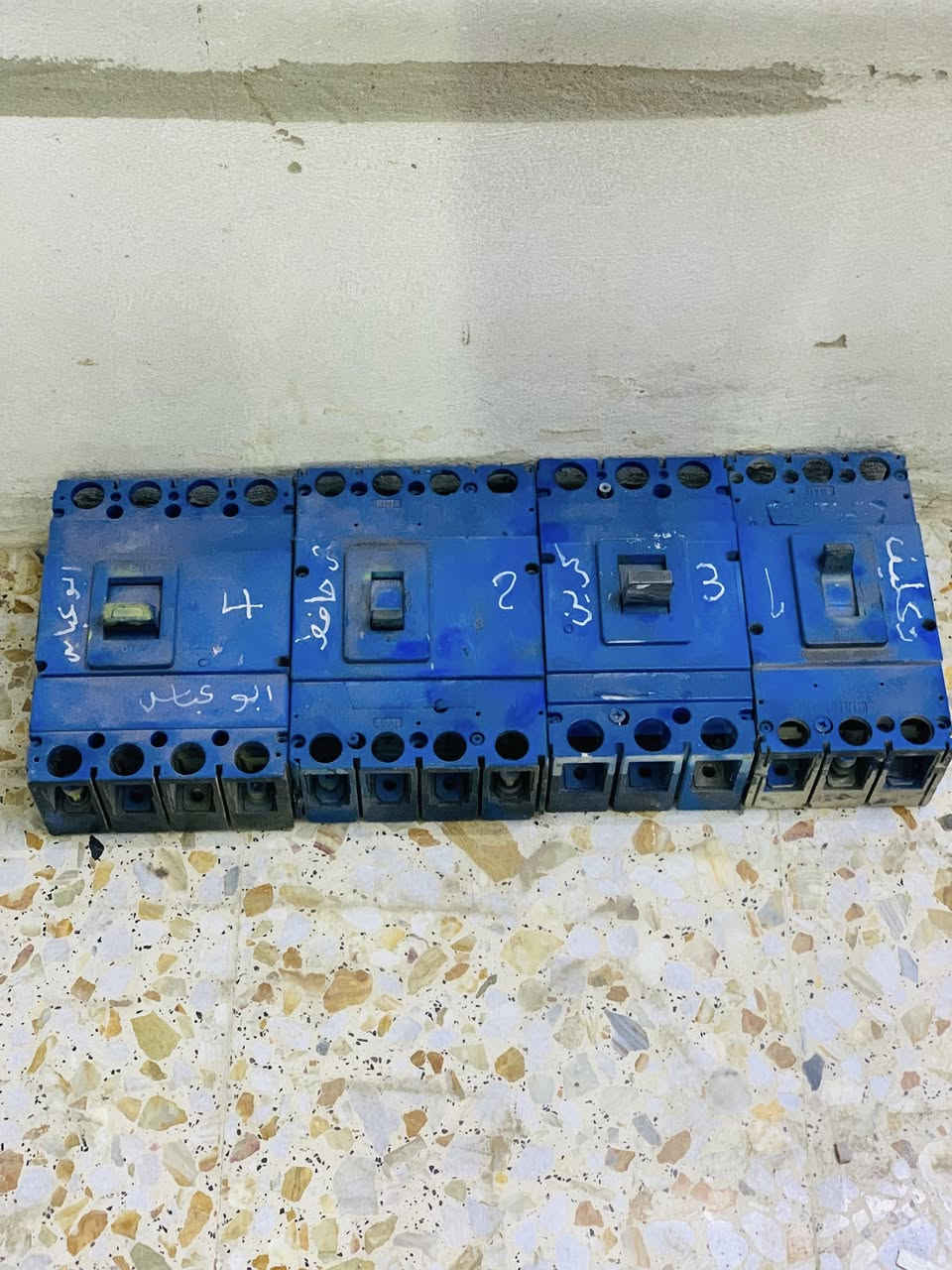 سلام عليكم قواطع 400 عدد 8 للبيع سعر 40 الف مكاني ديوانيه مركز ‪+964 780 812 8013‬


**إذا كنت صاحب هذا الإعلان وتريد حذفه لأي سبب، رجاءا أرسل رسالة إلى الدعم الفني**