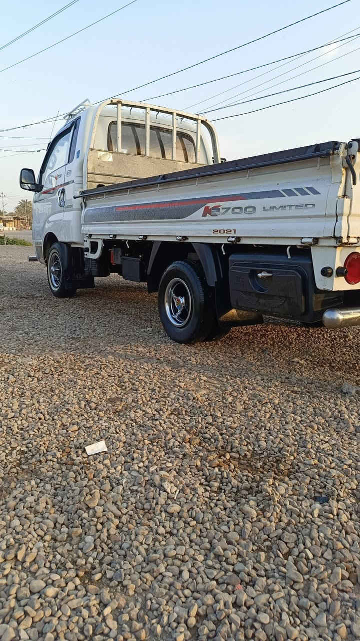 السلام عليكم كية حمل للبيع موديل 2011 كير محرك أكسل تبديل الدهن من تبديلة لتبديلة لا بخار ولا صرف تخم تاير أمامي خلفي تبريد ويا سويج رقم ديالى بسمي تحويل مباشر سعر 105 بيها مجال بصيط حك الجية ***********/***********
