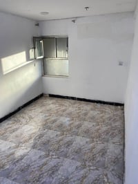 شقة للإيجار • غرفتين • طابق ثالث