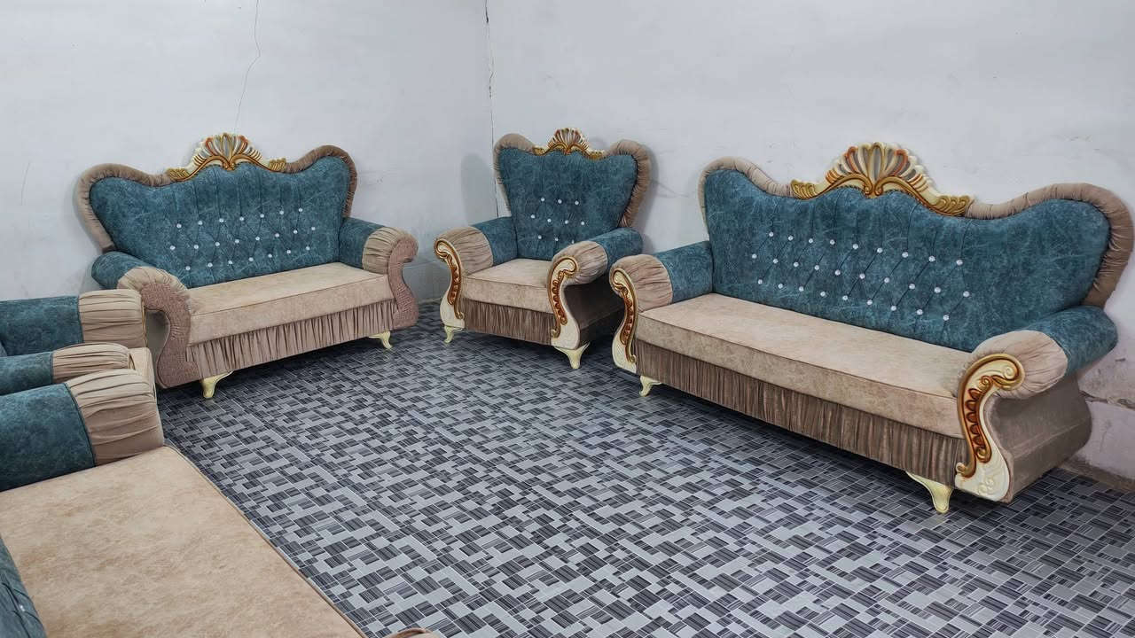 تخم 10 مقاعد ملكي تزكام نضيف اخو الجديد  السعر350 العنوان كربلاء يوجد توصيل داخل كربلاء ***********
