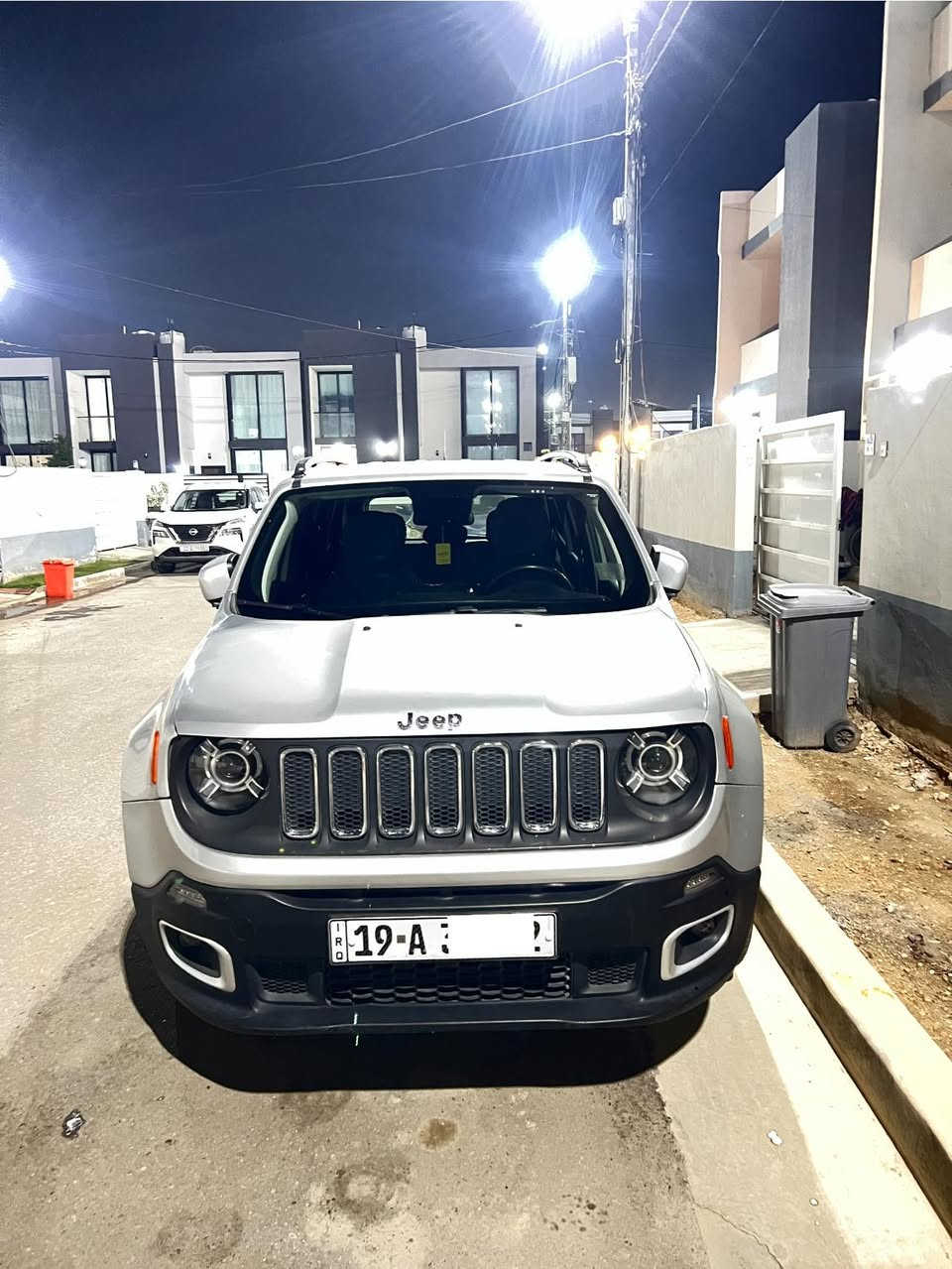 🚗 للبيع جيب رينيجيد Latitude موديل 2018 🚗

سيارة نظيفة جداً وبحالة ممتازة، استخدام شخصي ومحافظ عليها.

✅ فئة Latitude
✅ محرك 2.4 لتر اقتصادي وعزم ممتاز
✅ قير أوتوماتيك 9 سرعات
✅ شاشة لمس Uconnect
✅ بلوتوث ومدخل USB
✅ كاميرا خلفية
✅ مثبت سرعة
✅ تحكم من الاستيرن
✅ بصمة تشغيل
✅ مرايا كهربائية
✅ زجاج كهربائي
✅ مصابيح ضباب
✅ نظام ABS ومانع انزلاق
✅ وسائد هوائية متعددة
✅ تكييف ممتاز

السيارة جاهزة للاستخدام ولا تحتاج أي مصروف
📍 الموقع: كربلاء

للاستفسار الاتصال أو مراسلة الخاص:
📞 [***********]
