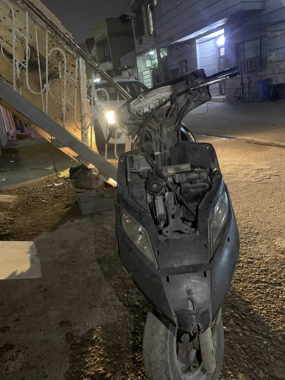 السلام عليكم دراجة ماكس ثعلب للبيع كوم حديد شغاله  السعر 200 وبيها مجال حك الجيه للاستفسار الاتصال على الرقم *********** العنوان بغداد الوشاش
