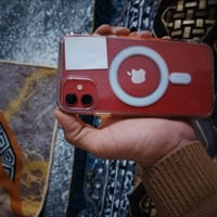 ايفون ١١ عادي  ذ٢٥٦ ب٩٧مرفوعه  لون احمر  دبل خط  ما مفتح شرط بعدو ضد ا...