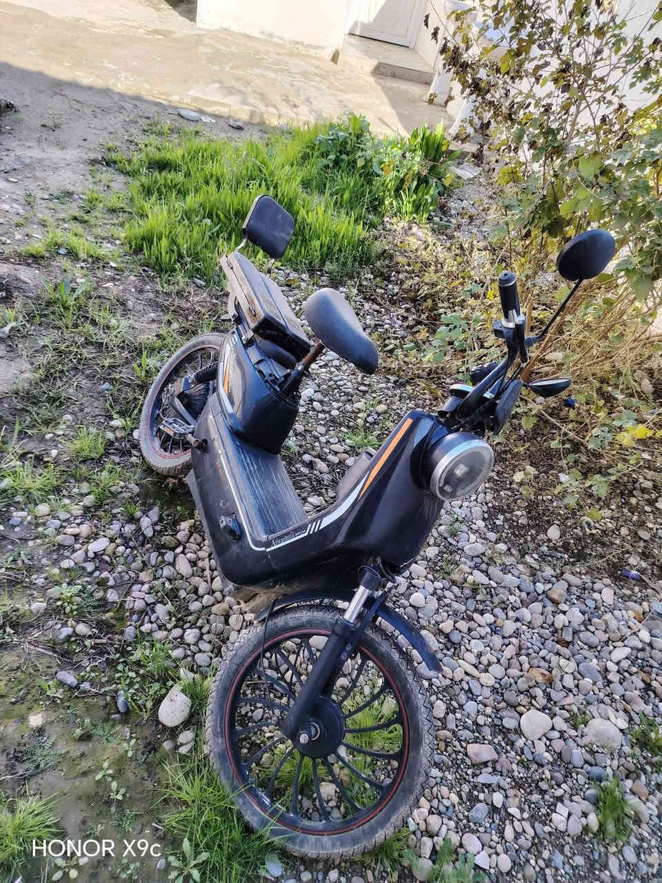 موطور شحن شغال بس البطاريات ٢منهم واكفين العنوان حاوي الجوسق السعر 80وبيه مجال ***********
, ***********
