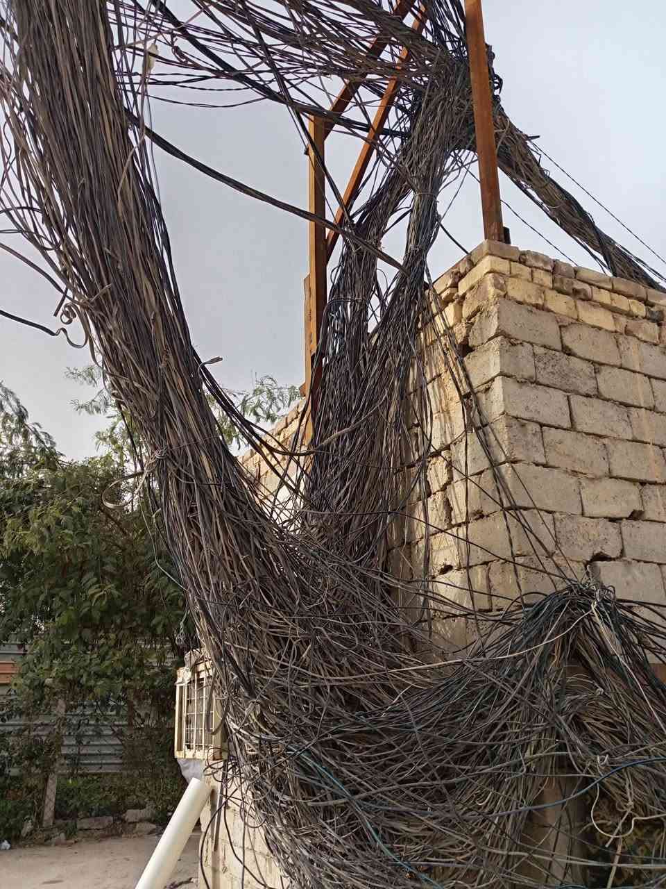 سلام عليكم اخواني اصحاب المولدات في جميع محفضات العرق يوجد كادر كهربائيين نشتغل تصفيت لوايرات مجانية يعني بلاش بدون اجور شغل درجة والة مثل ما تشوف بل صورة واي قطع يصير امسوليتنة احنة انسوي ونشتغل ايضن تحويلة موقع كامل نصب كابينات خارجية تصميم برد داخلي تسليك ضفاير خارجية وهاذة رقمي ☎️‏‪*********** متواجد وتساب
