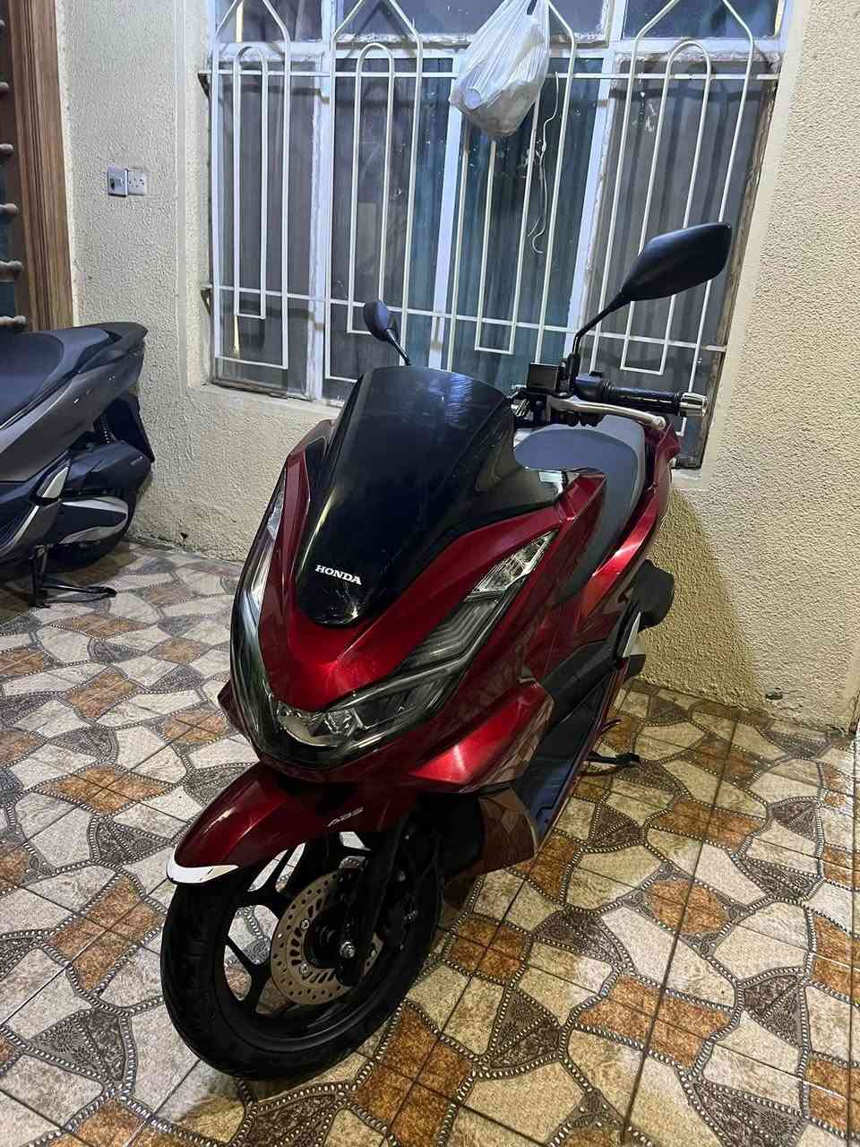 السلام عليكم دراجه pcx ياباني ماشيه 18 الف دراجه رمبه نزله مغلفه بي بي اف
بيه شخوط قليله بغداد ***********
