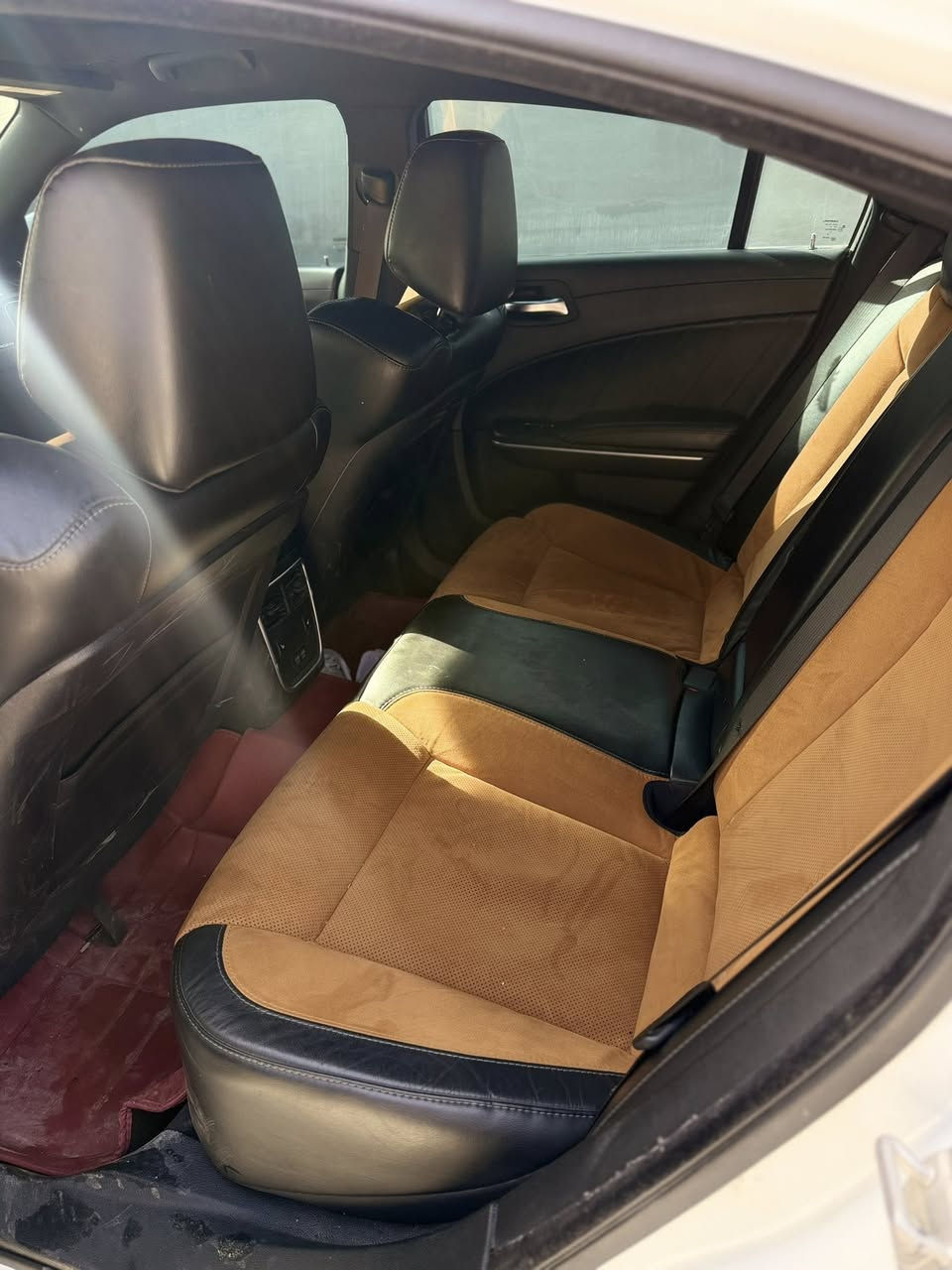 جارجر GT بلاص وارد كندي كلين تايتل
بيه بل عراق هلال تاير  بي بي دي ار. فقط     
موديل 2021 فول فول مواصفات 
ماشيه46الف   رقم سليمانيه بسمي 
كتاب تضليل والسياره مضلله 
فول موصفات معروفه موصفات ال جي تي بلاص اربع كشنت تدفئه تبريد
 رادار كبير 
شفتات 
شاشه كبيره 
كشن حاضن 
السياره فووووول 
السياره جاهزه لاخر حبايه ما بيه نقص 

مكان السياره ديالى
للاستفسار ***********
***********
