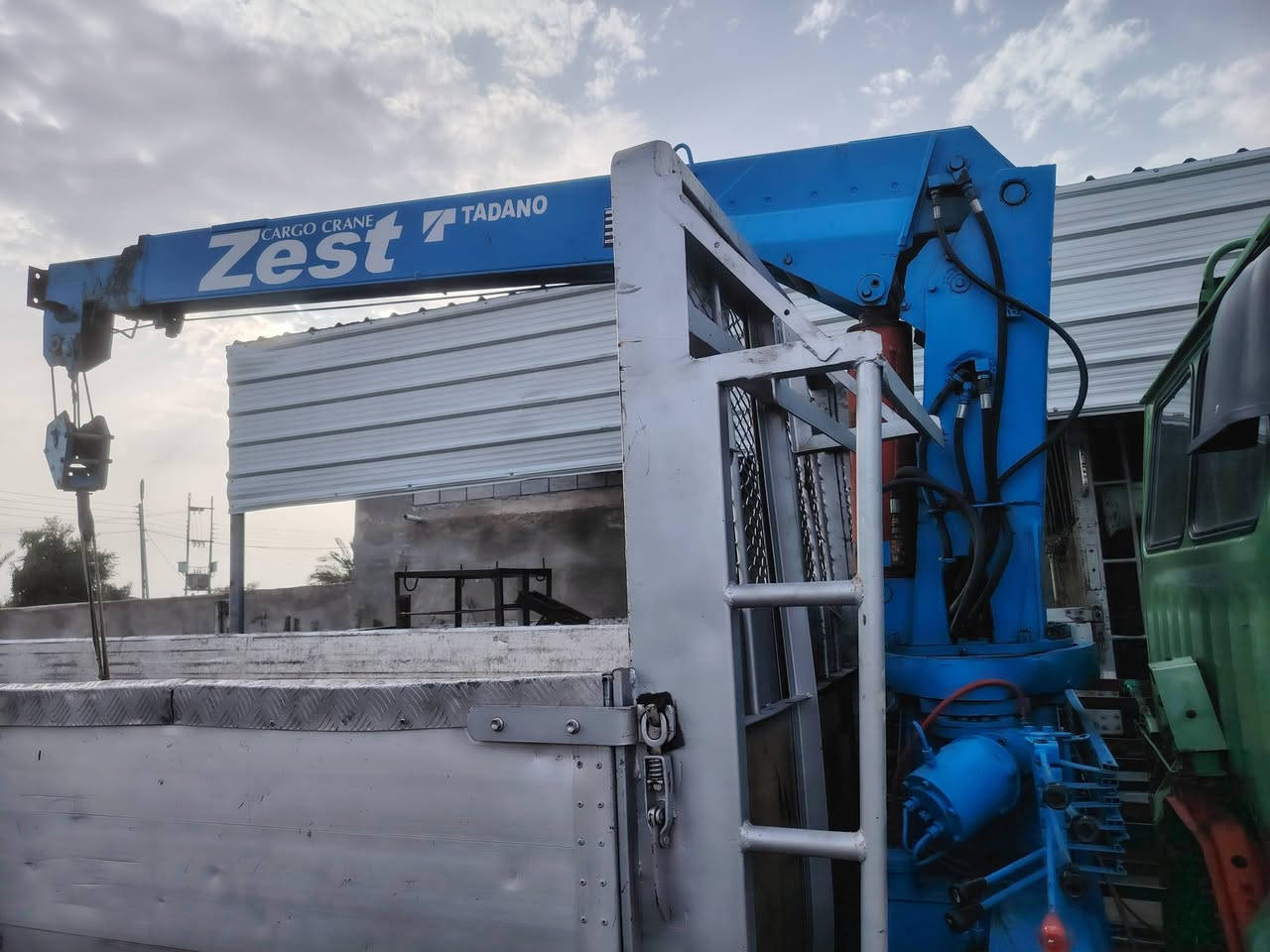 سلام عليكم كرين للبيع ٢سلايت دنكه سعر ٢٥ وبيه مجال ***********
