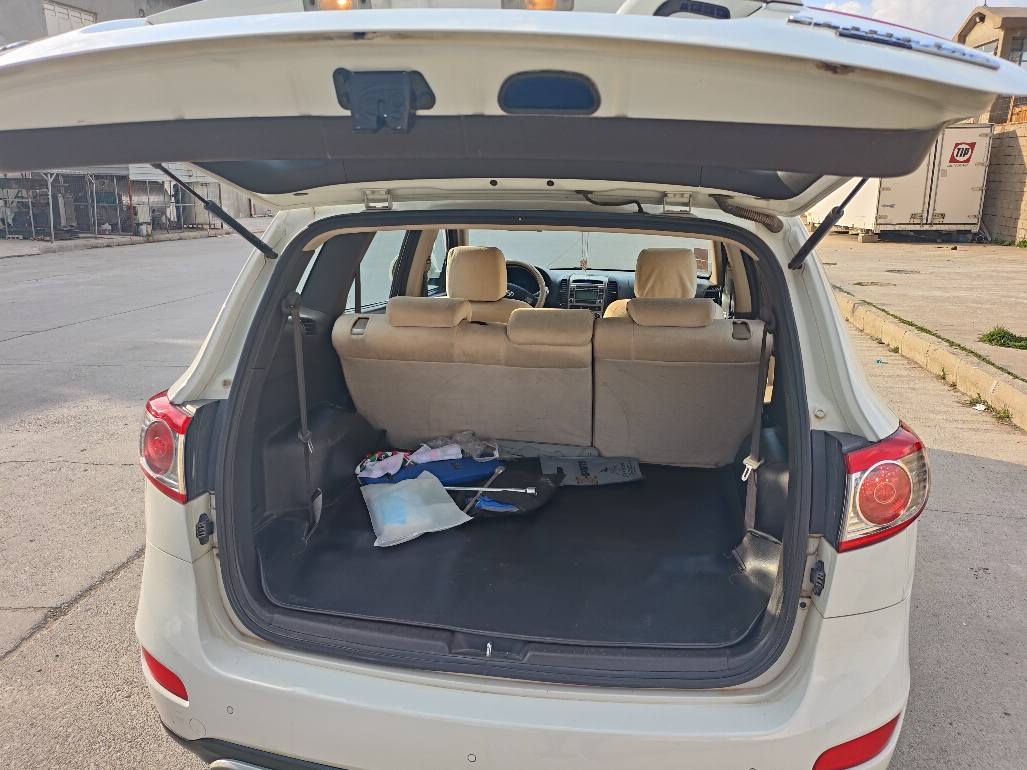 Santafe 2012
 هۆندای سانتافی ٢٠١٢ خلیجی
بێ بۆیاخ 
ماوەی ڕۆشتن ١٨٥٠٠٠کم
مواسەفات فول فول ٦ بستۆن مەکینە ٣.٥
سلاید و ئاوێنە شەفت و ٧ نەفەری و٢  بەسمە و تەبرید مەرکەزی و کوشن کارەبا و حاسە و کامێرا و ئاوێنەی دژە فول 
سەیارەکە لۆک لۆکە بە شەرتی ئەوەی گێر و مەکینەی عەیبی نەبێ 
نرخی 170 گەڵا 
*********** السليمانية, العراق
