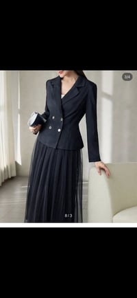 سوت كامل • تنورة و سترة • قياس ٤٤