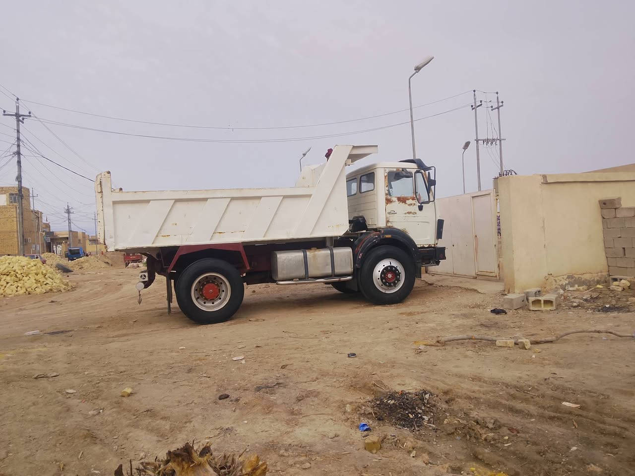 سلام عليكم البيي75 للبيع سياره جاهز
مكينه28   كير160 اكسن جياف ***********
