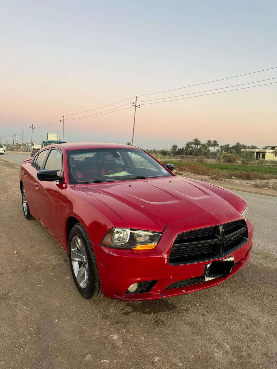 السلام عليكم 
جارجر 2013 
رقم بغداد تحويل مباشر 
مكينه 3600 
سياره داخله كلين تايتل 
بيه بلعراق جاملغ وبنيد 
فقط البراغي مفتوحات 
مكفوله من قطره صبغ 
سياره فول عدا السلايت 
شاشه جبيره كامره دواره 
تبريد قطعتين 
تحكم استيرن جهتين 
ماشيه ٢٠٠ الف حقيقي 
استخدام شخصي 
جاهزه كير مكينه حداديه تخم تاير تبريد كله بشرط 
جاهزه من كل نواحي
السعر 143
اي استفسار اني حاضر ***********
