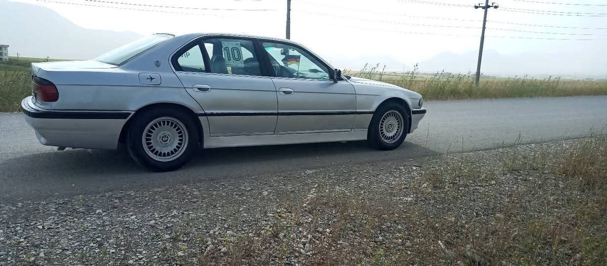 سڵاو خواتان لێبێت   بی ئێم BMW  725 بیلاد  شەش 6پستۆن دەبڵ دیجیتاڵ فول فول جام دەرع  سیدی بۆکس شاشە ئایپات  سیدی جیپی ئێس  چوار جام کارە بای دوازە12پەڕەشوت  تەبرید مەرکەزی سەنەوی ئەسڵی ڕەقەم بغداد ئەوالیات بەشەرت  حزام نیە  دوو سێ پارچەی بۆیاغە بەس من بە حزام دەیفرۆشم  ئەگەر موشتەری نیت سەرم مەهێشێنە  مەمنونت ئەبم      ژ....***********  ڤایبەر واتسابی لەسەرە بشدار, السليمانية
