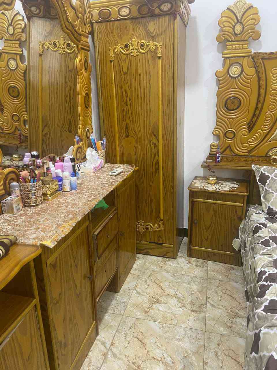 السلام عليكم غرفة للبيع نظيفة سوقية350
وسبلت طن ونص 150


**إذا كنت صاحب هذا الإعلان وتريد حذفه لأي سبب، رجاءا أرسل رسالة إلى الدعم الفني**