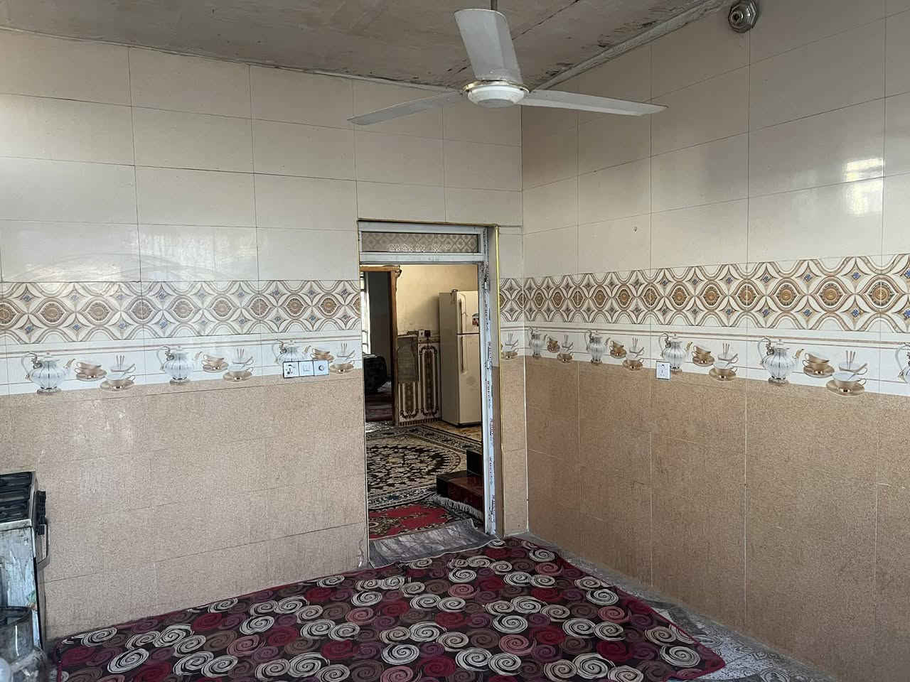 بيت طابو زراعي سند ٢٥ مساحتة ٢٧٠م قرب ملعب هشام معاملة تطويب كاملة يتكون من غرفتين نوم وصالة واستقبال ومطبخ اساس صب بناء بلوك وعكاده 
للاستفسار ***********
*********** او مراجعة مكتب أمتار للعقار
