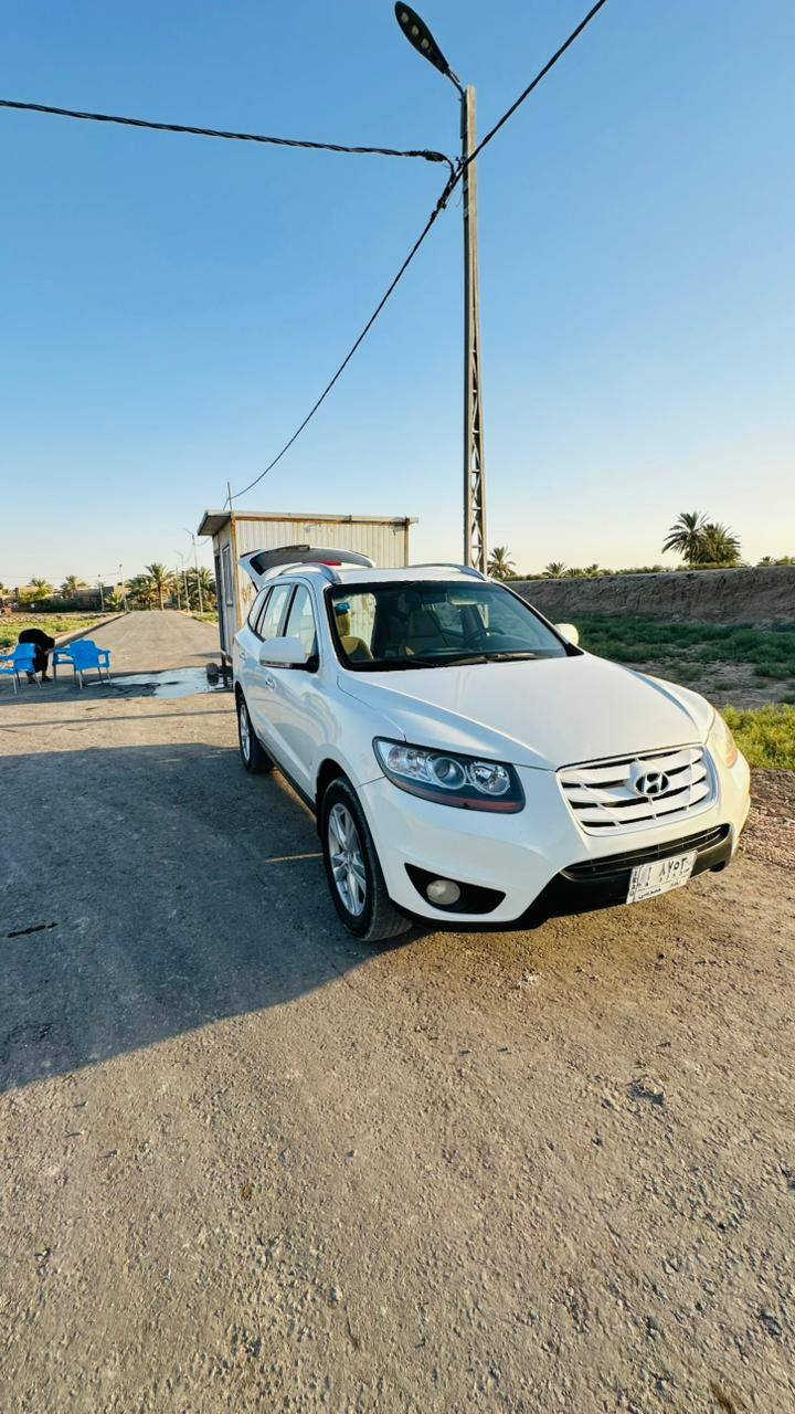 ‎سلام عليكم 
‎ سنتافيا موديل 11خليجي 
‎فول مواصفات
‎رقم بغداد باسمي  
‎فتحة سقف  
‎ثلاث قطع تبريد 
‎كامره 
‎كشن كهربائي 
‎مكينه 3500
‎السياره مكفوله بدون صبغ 
‎فقط بارد اصبعين بجنطه 
‎السياره جاهزه من كلشي 
‎بيع او مراس باحدث 
‎السعر 163 وبيه مجال بسيط
***********
