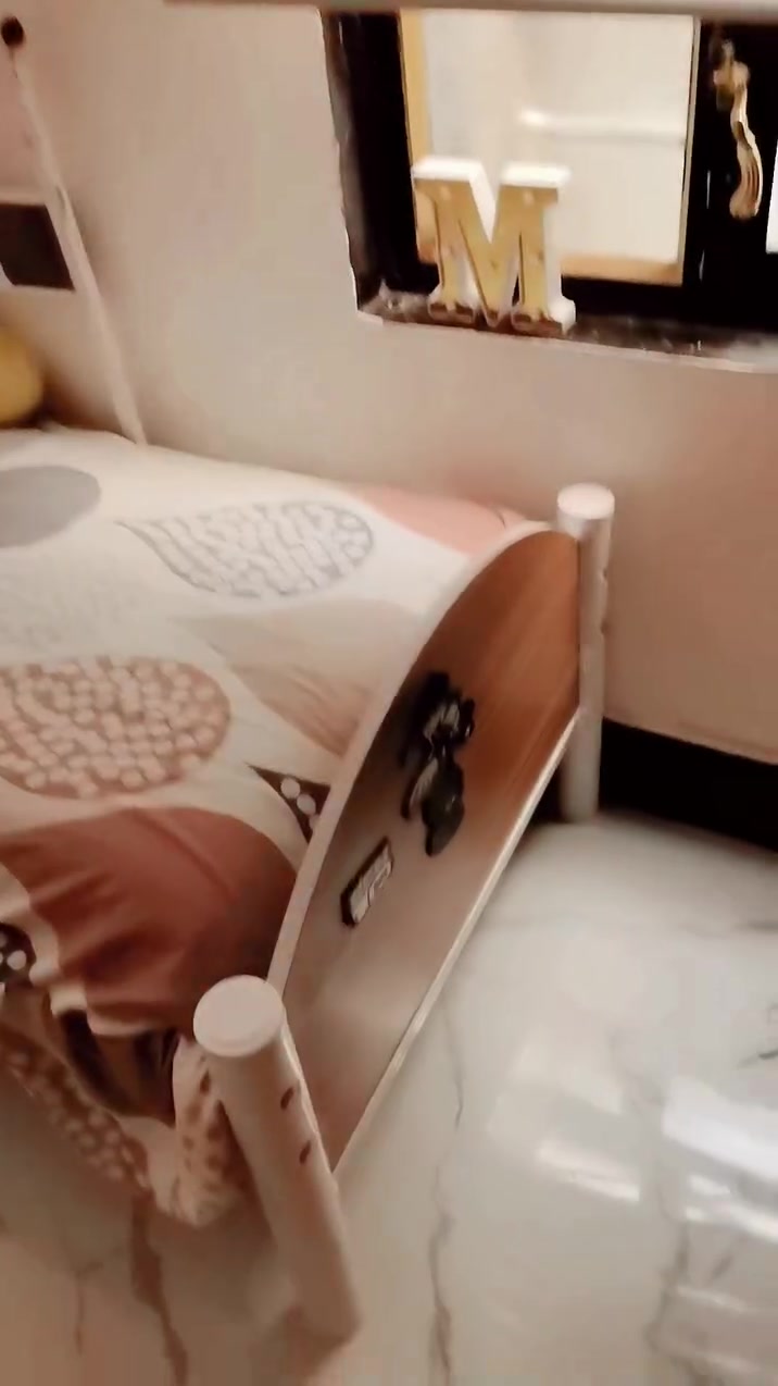 جربايه طفال جديده للبيع قفله 35 ومزلكانه اطفال للبيع سعره 35 قفل ني ماخذتهن ع 50 القطعه تتحمل وزن  اصليه
الي يريده يتصل ع هذه رقم  ***********

