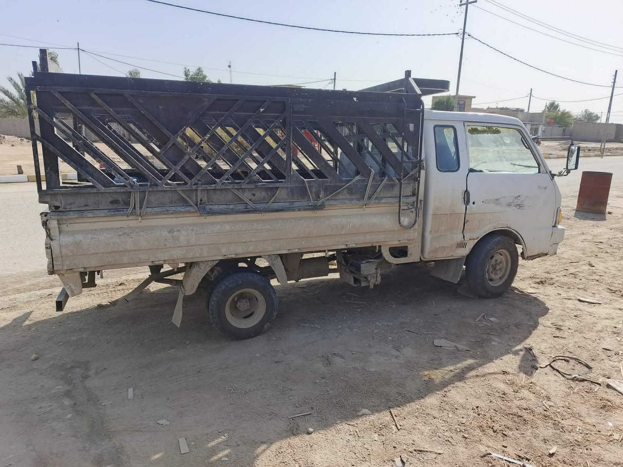 سلام عليكم كيا موديل 96 سياره محرك  مكفول وسعر مناسب  الاستفسار عل الرقم  ***********
