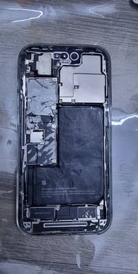 آيفون ١٤ برو • فحم • ع وضعه