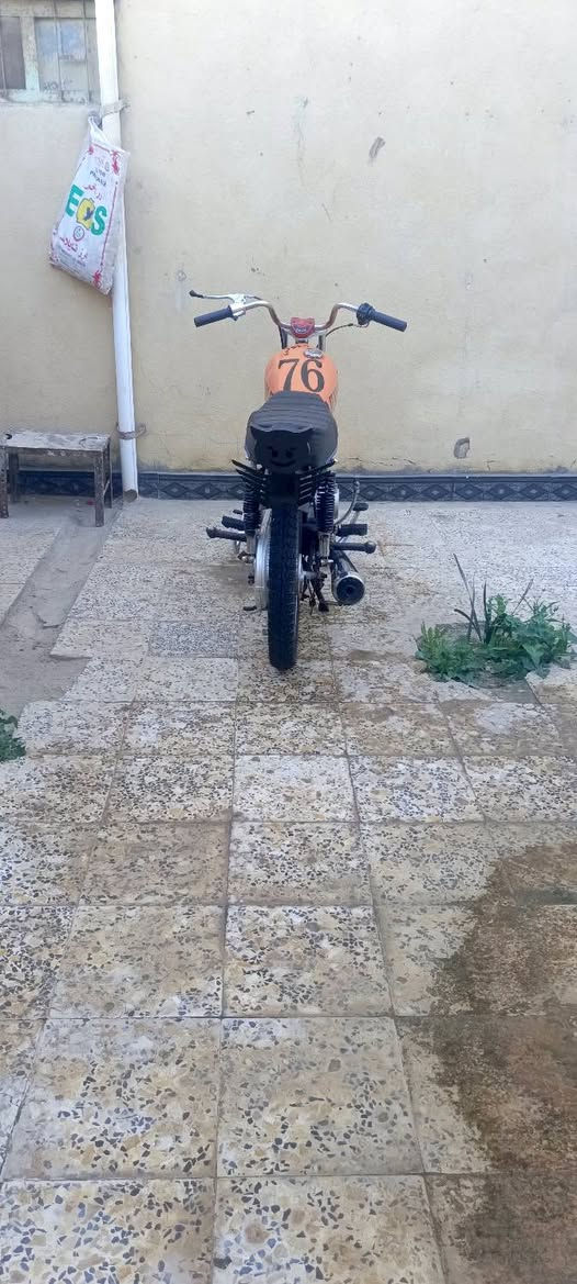 سلام عليكم دراجه لبيع مديل 23 مفتوحه ولفات فقط بدلت تانكي ستيل دراجه اجهازه من كلشي مكينه نامه متياز كلك مو اوراق سعر 550 وبيهه مجال لشراي فقط تواصل ***********
