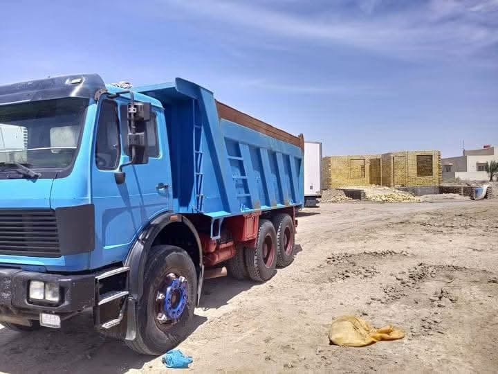 السلام عليكم. 
سياره البي للبيع موديل 83.
مكينه 28 لا تنقيص و لا تبخير. 
گير 160 دوره 14.
مجموعه جي اف. 
تخم تاير. 
السياره جاهزه للعمل.
المكان الناصريه مركز.   
للاستفسار اتصال على الرقم. 
***********
