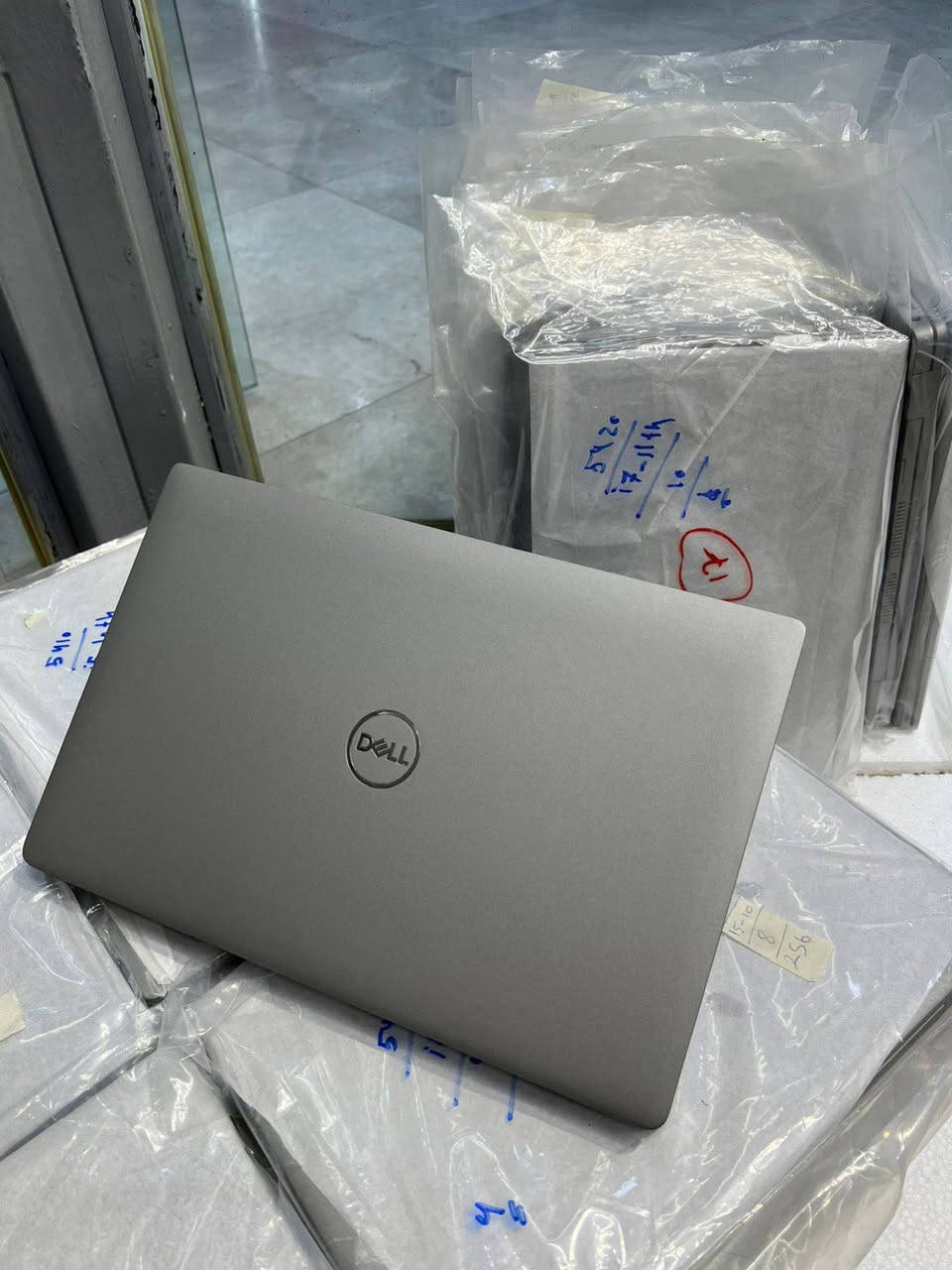💻 Dell Latitude 5420
🔹 المعالج: Intel Core i7 الجيل 11 فئة G7
🔹 الرام: 8GB DDR4 (قابلة للتطوير حتى 64GB)
🔹 التخزين: 256GB SSD NVMe (قابل للتطوير)
🔹 كارت الشاشة: Intel Iris Xe Graphics داخلي
🔹 الشاشة: 14.1إنش FHD
🔹 الكيبورد: ليزري ضوئي عربي / إنكليزي
🔹 ويندوز 11 برو مفعل وجاهز
🔹 نسبة النضافة: 97–99٪

السعر 465 الف شامل التوصيل والملحقات(ماوس+حقيبة+الشاحن الاصلي)


**إذا كنت صاحب هذا الإعلان وتريد حذفه لأي سبب، رجاءا أرسل رسالة إلى الدعم الفني**