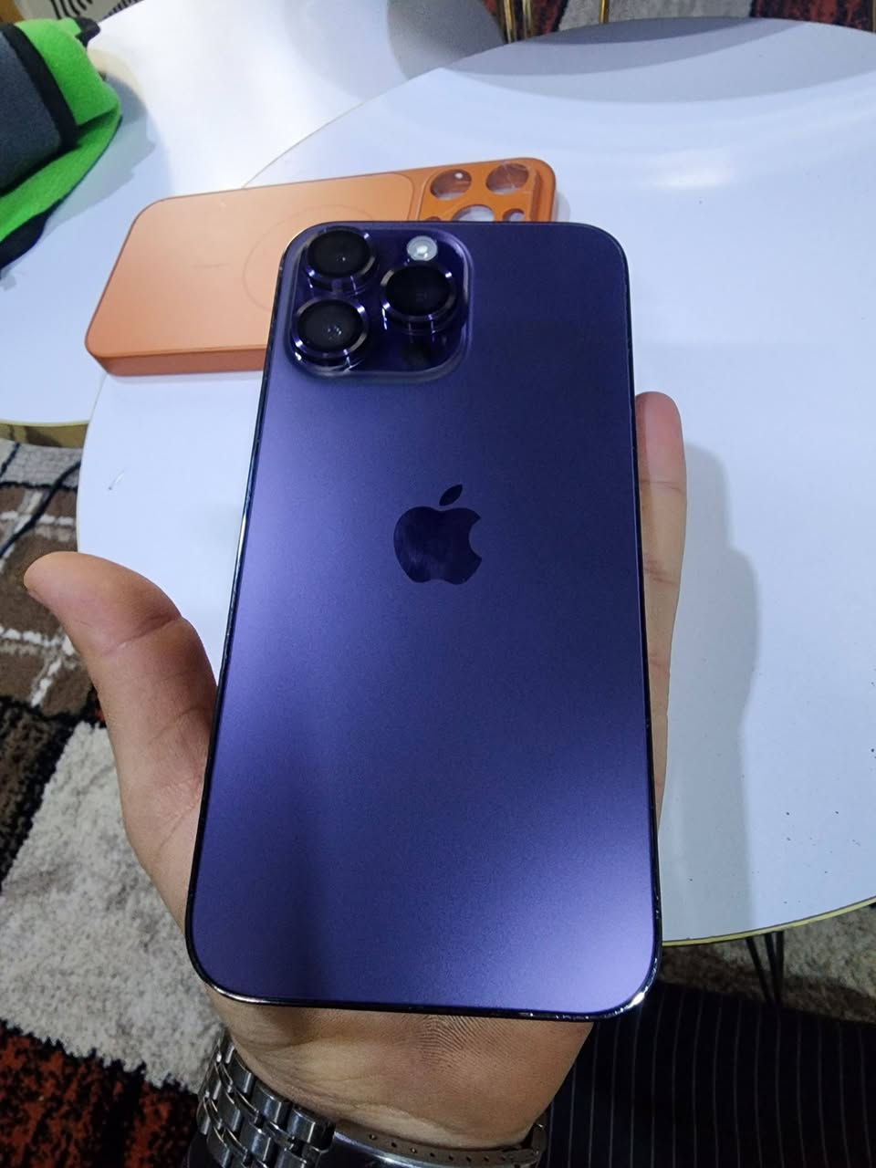 ايفون 14 برو ماكس
الجهاز مستبدل شاشه 3 خيارات نوعيه زينه
 و بطاريه 
دبل خط 2
بطاريه 100
نضافه الجهاز زلق ما بيه ما عده المذكور التبديل
حاله الشاصي 100 زلق ما بيه 
السعر ب 600 وبي مجال
العنوان بغداد الشعب 
الرقم ***********
