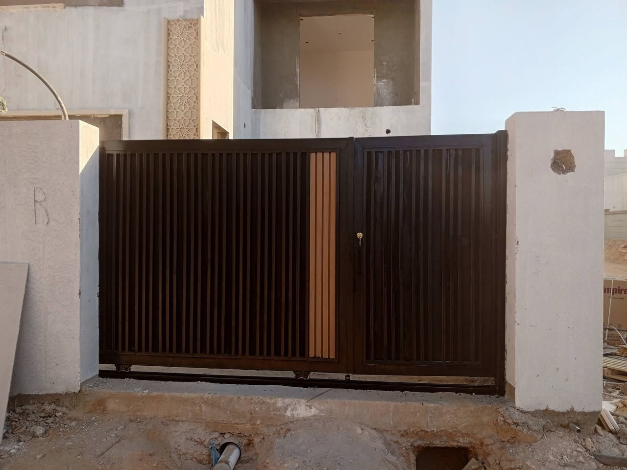 عمل كافه انواع الحداده الابواب والشبابيك 
مجمعات سكنيه دور سقايف جبنكو سندوج
***********
