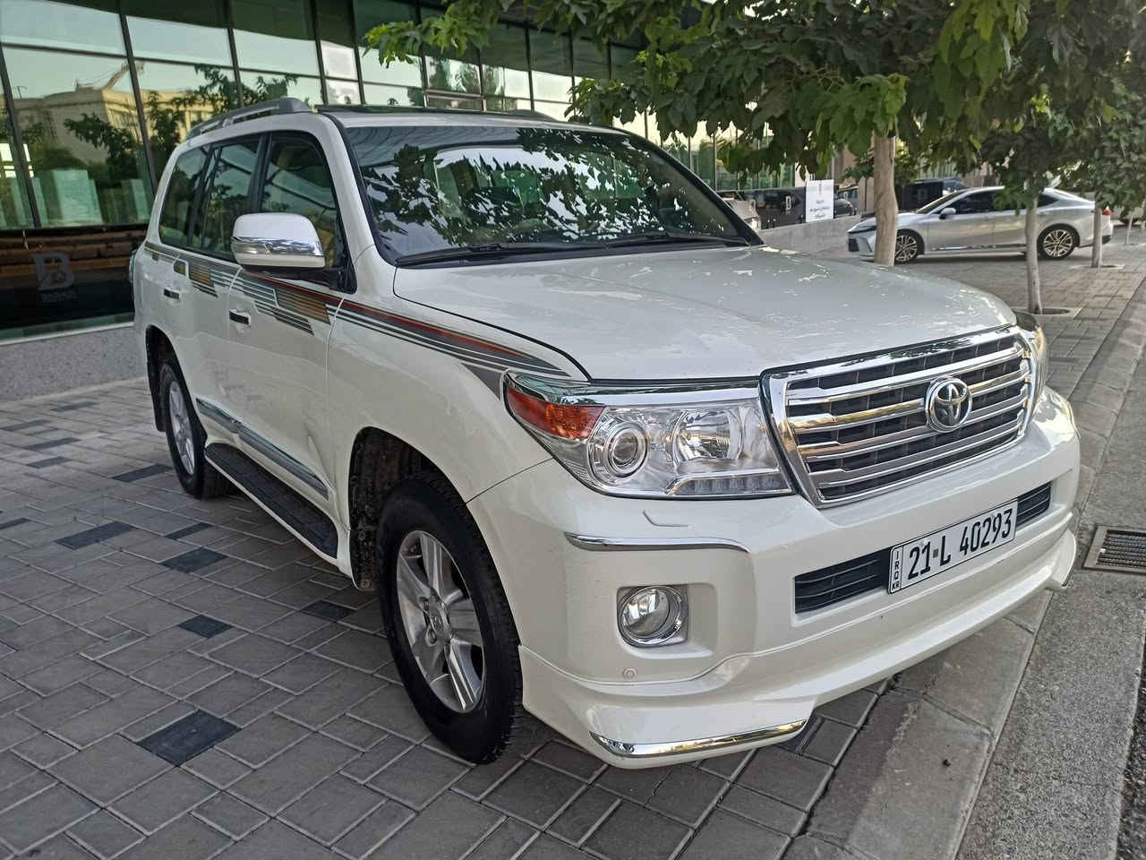 وەنەوشە مۆدێل 2012 GXR شەریکە جیهان بێ بۆیاخ V8 گێر و مەکینەی نەکراوەتەوە بەشەرت چوارتایەی تازەیە سێ جێ PDR هەیە پەڵەیە بچوک کارتی هەیە بێناو گرتن و بێ ئێرباگ 200 هەزار ڕۆشتوە هەمو گیانی بەشەرت ناوزەرد و سەلاجە و سڵایت و ئاوێنەی ئەخەوێت حەریق بەرپێیە و تەبرید مەرکەزیە و بەخی ئاو پێش و دوای حاسە و شاشە و کامێرایە سعری 315 مەجال  ***********
