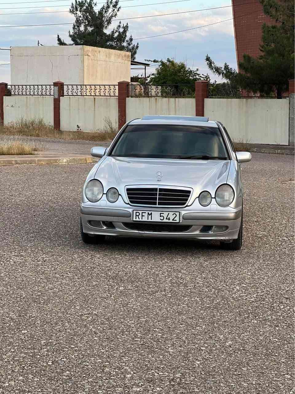 عفريت موديل 2000مه نه فيس ابراهيم خليل ئه سلي سه ياره كي هندي بلي خاوينه گورينه وه ش ئه كه م شتيك به دلم بيت نرخ 75لوزانياري زياتر تيل بكه *********** دهوك, العراق
