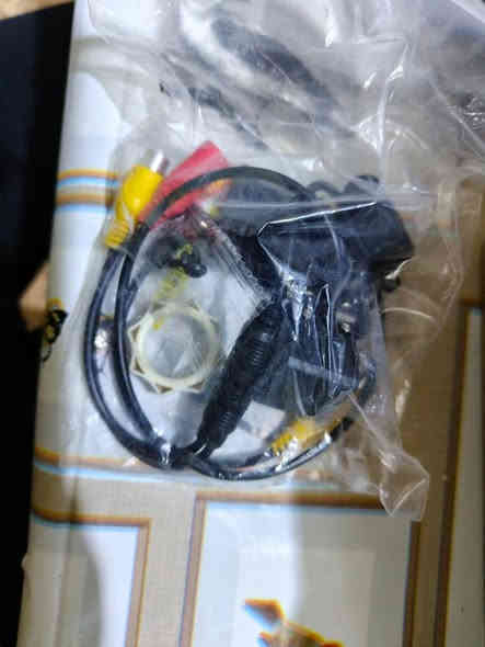 شاشه مال سياره للبيع جيده مال باله غراضه كله وياه مع كامره السعره 50 الف قفل ***********
