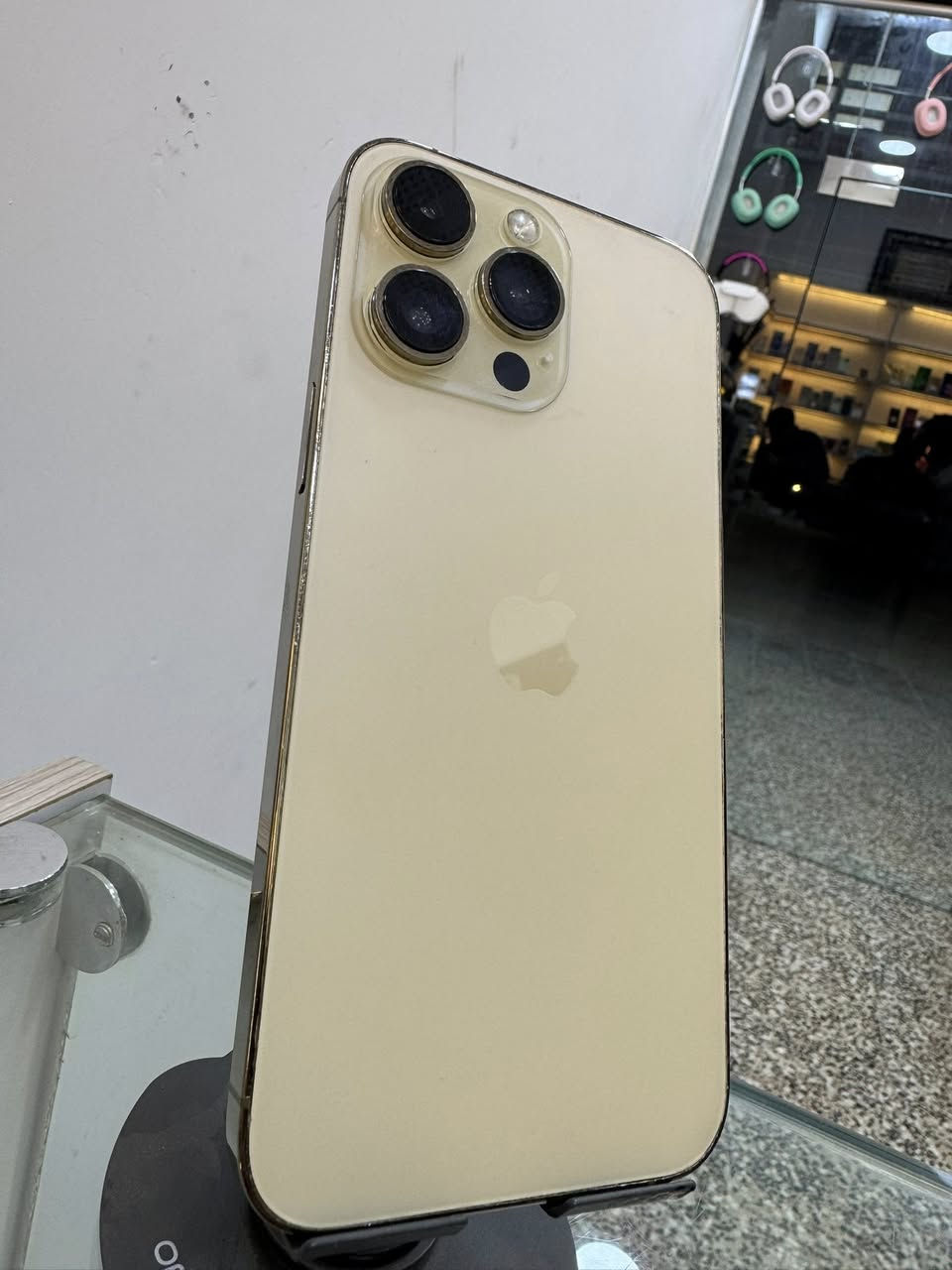 سلام عليكم ايفون 14 برو ماكس للبيع او مراوس الجهز مستبدل بطارية اوضهر  فقط الباقي مكفول السعر 700 كارتونة مكاني الحسينية الرقم ***********
