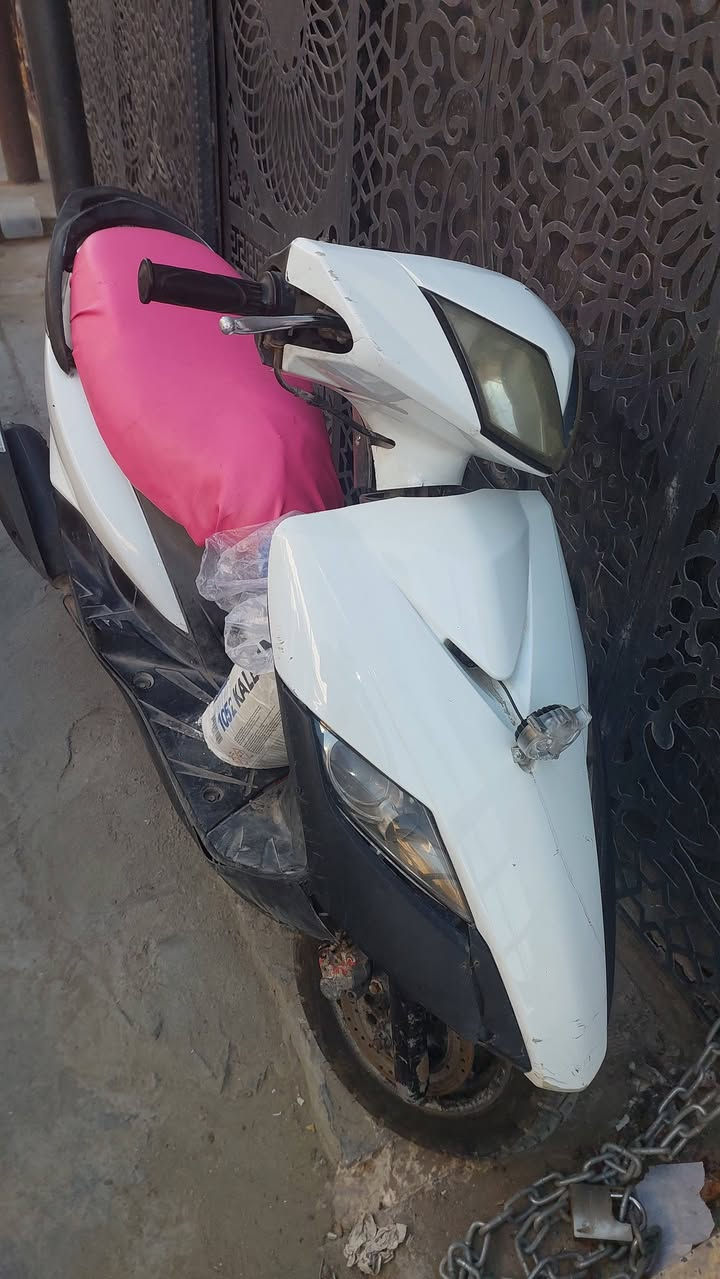 دراجة ثلعب للبيع السعر ٣٢٥
الدراجة ناعمة خير من الله كهربائيات كلها شغالة 
مكاني بغداد البنوك ***********
