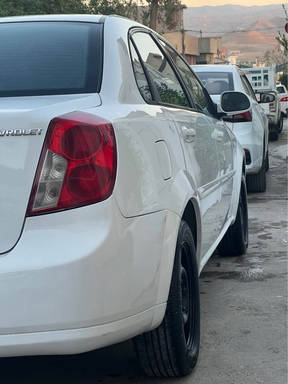 Optra  ئؤپترا
مؤدئل 2011
رةقةم و سةنةوي نوئ  بئ سبوخ تةنها يةك بست سبوخي هةية شوختو چال و شتي نية ماشالله سةيارةكة زؤر جوان و خاوئنة تازة چوار تايةي بؤ گؤراوة يةك دينار مةسرةفي نية 210هةزار هةحةقيقي رؤشتوة
گئر و مةكينة و تةقة و رةقةي هةمووي بةشةرت گئر تؤماتيك بةناو كردن و خرامة هةمووي بةشةرت 

: ئةگةر مشتةري نيت با هيجمان يةكتر بئزار نةكةين 
83 گةڵأ و معامةلةيةكي بچوك 
*********** واتساپيشي لةسةرة كويسينجاك, أربيل
