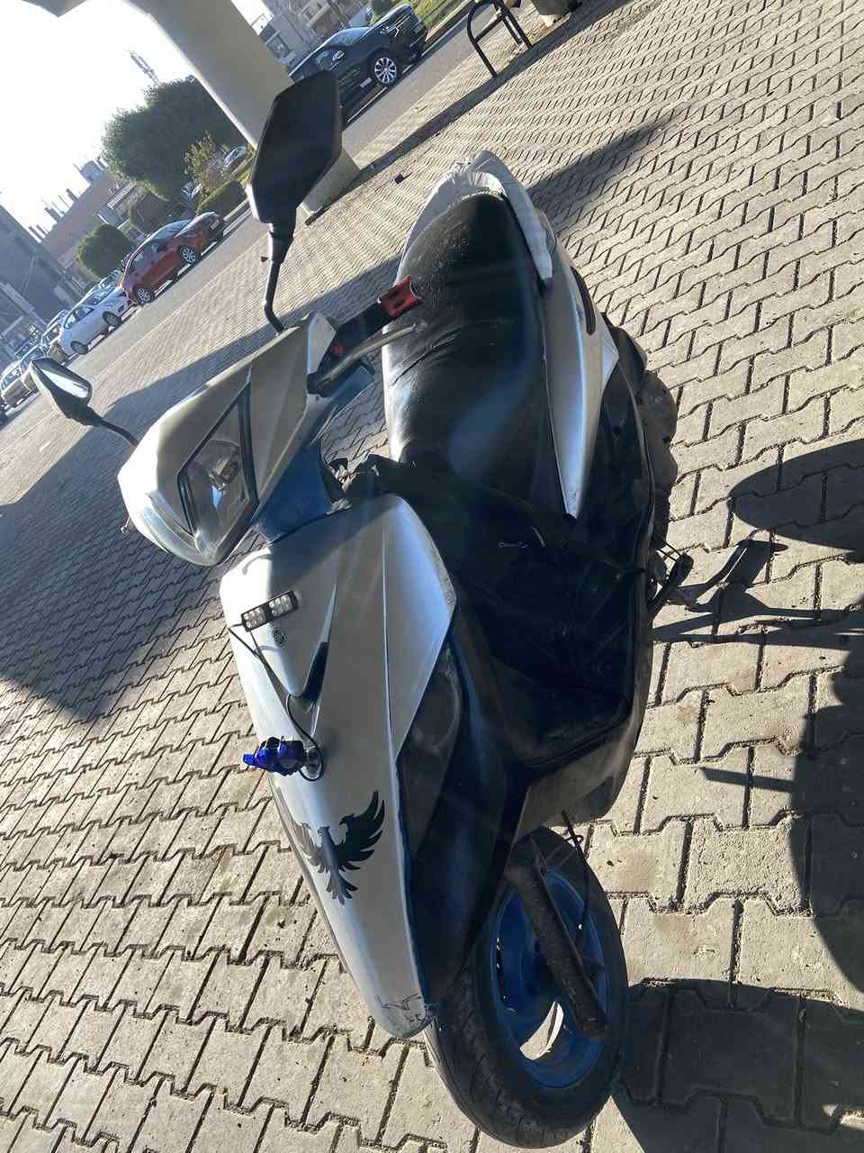 السلام عليكم دراجة ماكس ثعلب للبيع السعر 490الدراجة كلها شغالة كاملة من +كهربائيات من هورن بانزين أنسا متصرف الدراجه مالها صوت خرسه  مامتعوبه من كلشي شغل وطلع وين ميعجبك (العنوان بغداد _ حي المكاسب قريب ع سريع الدولي الرقم ***********
~هاذا بي واتساب ***********
