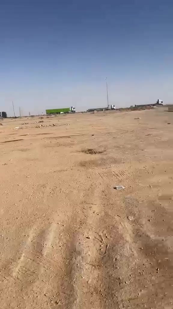 الحدود العراقيه الاردنيه فارغه تماما التفريغ بالوجه التحميل بالوجه كلشي ويانه حلو وينحل الي يحب اقطعله الاردن يتفضل 
*********** وتساب
