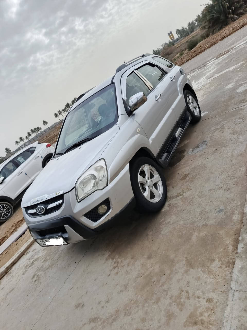 السلام عليكم
سبورتج 2009 خليجي رقم بغداد الدولي فول مواصفات TLX
واحد على واحد مكفول كفاله عامه حتى من البارد سونار موجود 
مكينة 2000 سياره جديده سعره 127 وبيه مجال مكان ديالى بعقوبة الاتصال *********** غير متواجد عل نت

