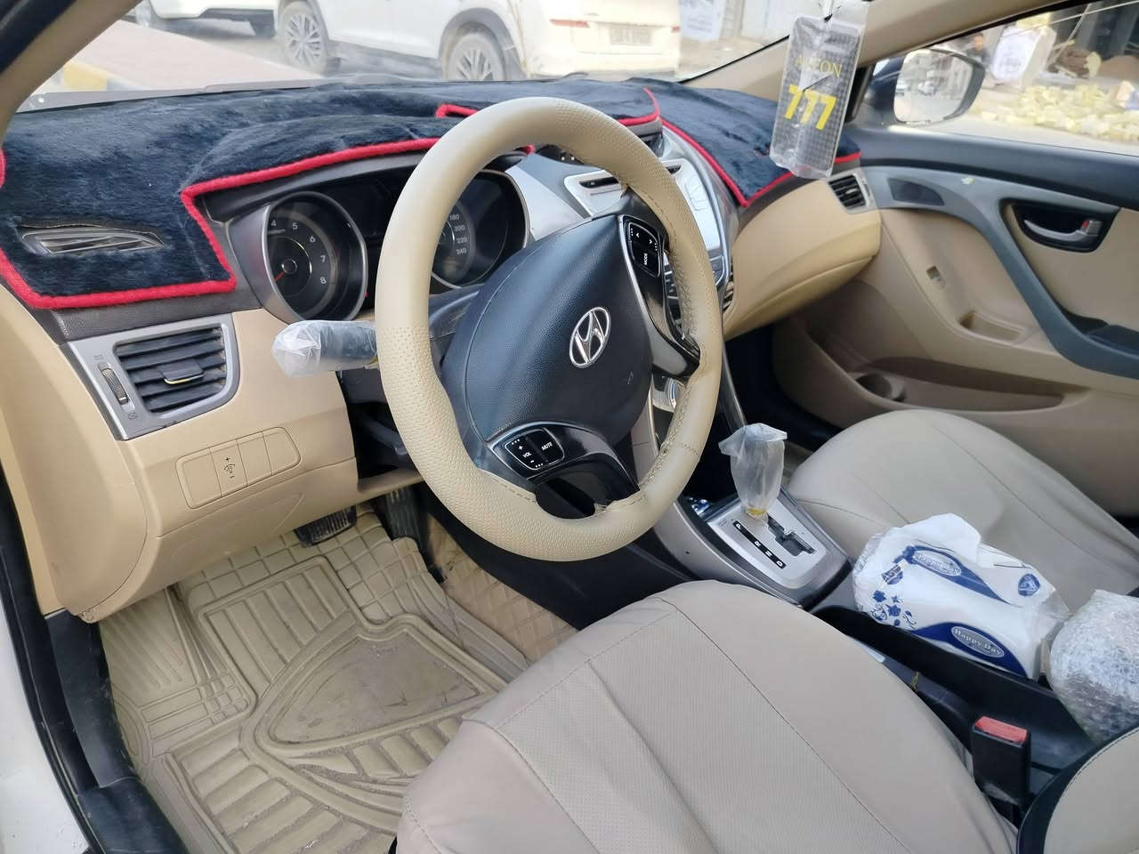 سلام عليكم سياره للبيع الانتره موديل 13مكينه ألف وستميه سنويه ل30سعرها 118وبيها مجال مكانها بنجف رقم الموبايل ‏‪0783 515 1257‬‏
